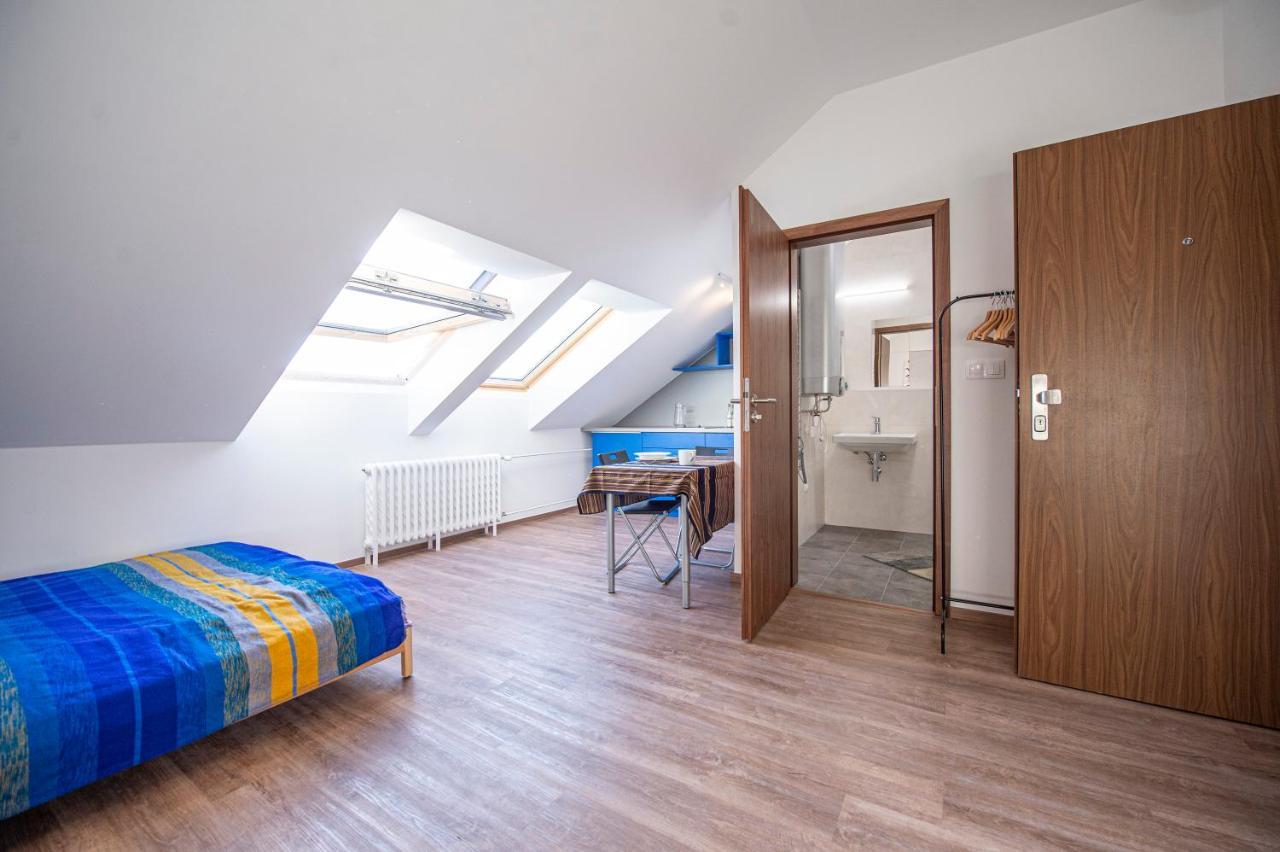 Blue President Apartamento Bratislava Exterior foto